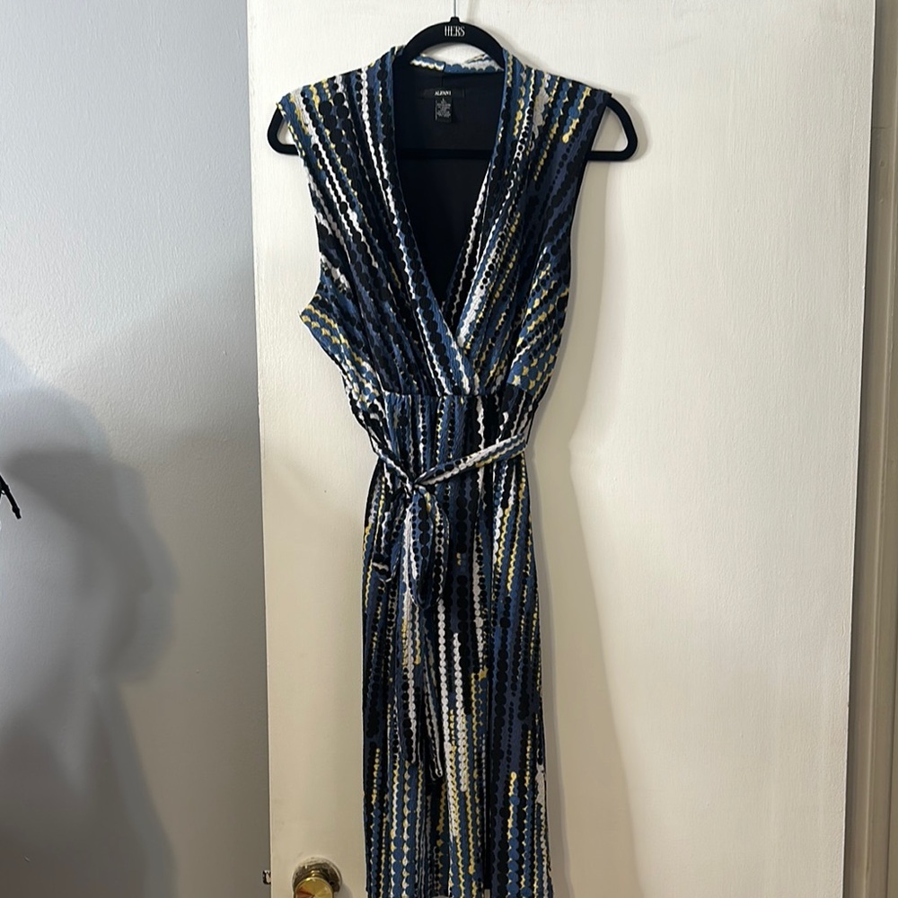 Blue Midi Sheath Dress with V-neck for Cocktail